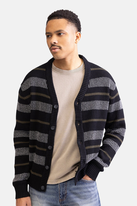 "Zwarte Gilet - REDEFINED REBEL" can be rewritten as "Zwart Gilet - REDEFINED REBEL" or "Zwarte Vest - REDEFINED REBEL." If you're looking for a more creative twist, you might consider "Chic Zwart Gilet - REDEFINED REBEL." Let me know if you need more opt