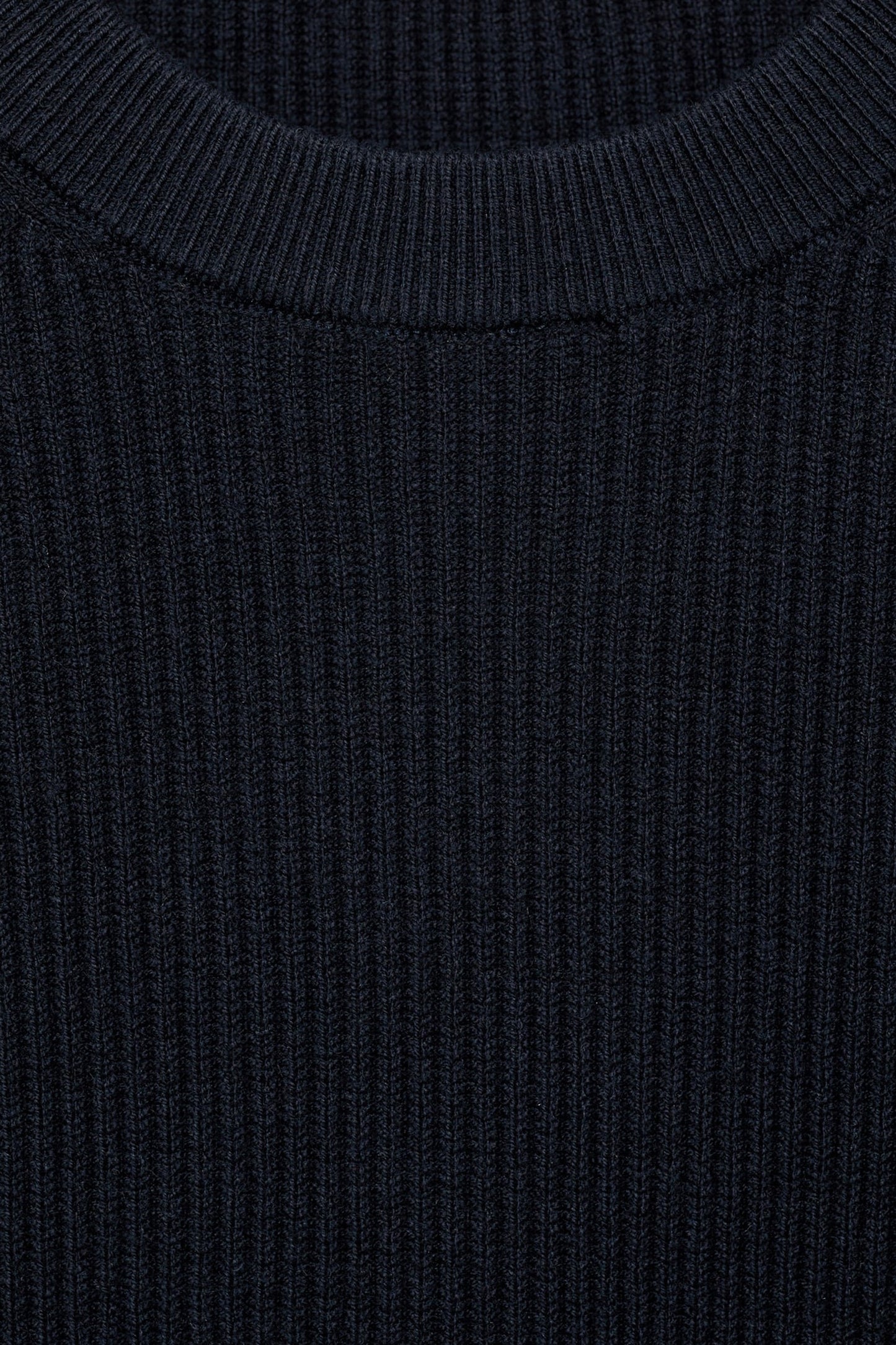 Donkerblauwe Trui met Ronde Hals