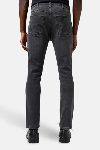Wrangler® Donkergrijze Tapered Jeans van Denim
