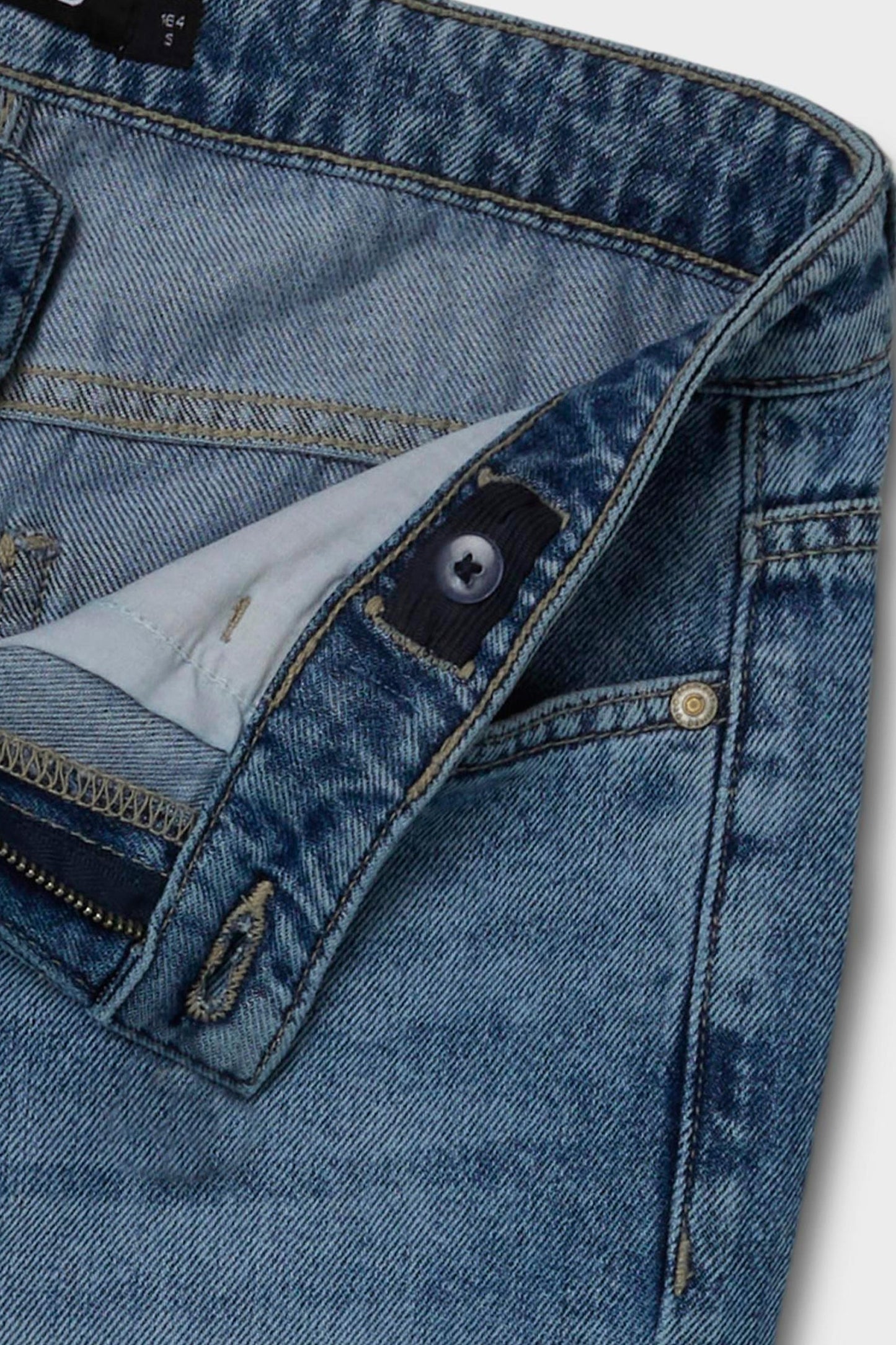 BETT - Lichtblauwe Denim