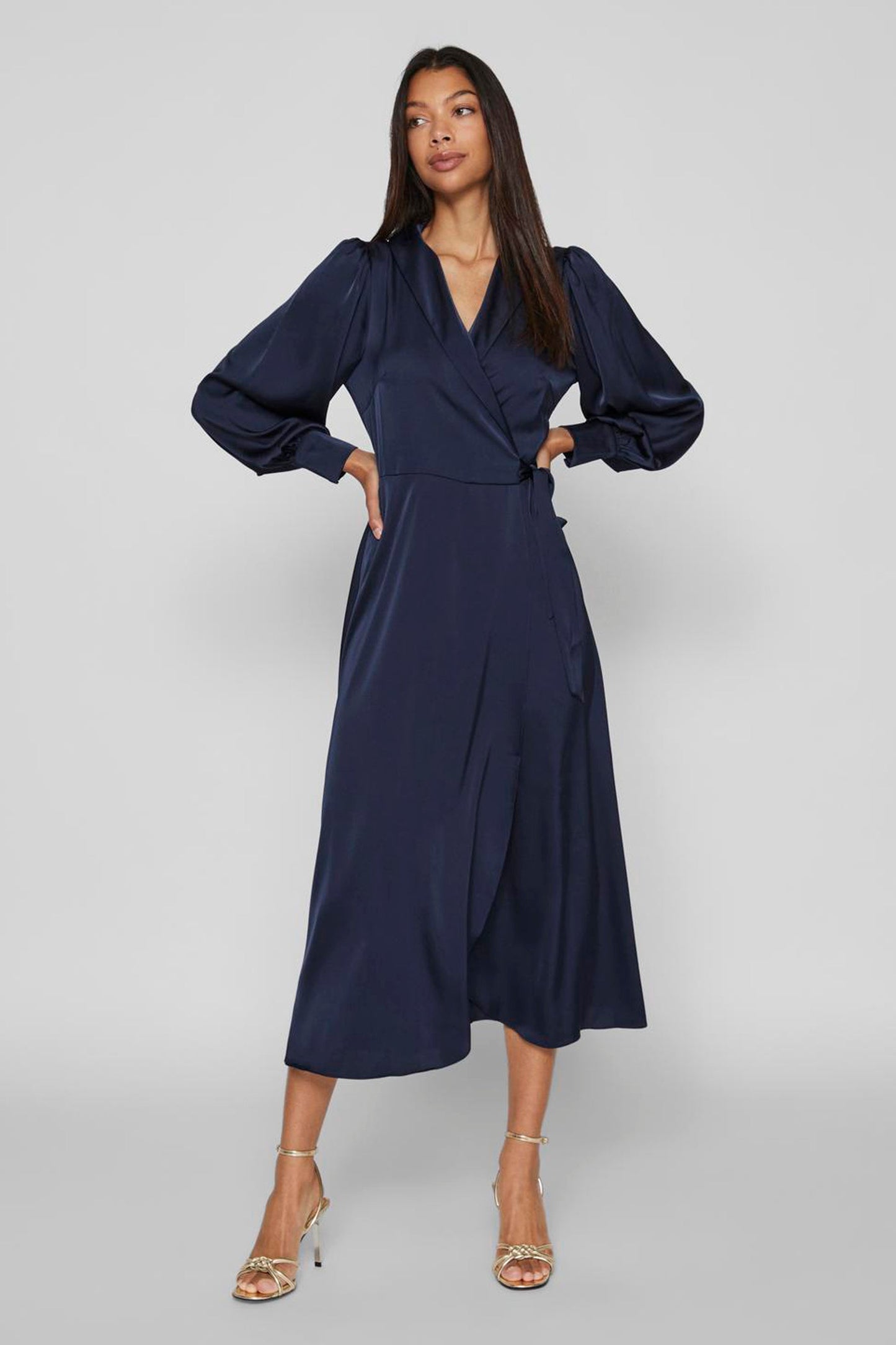 Lang Blauw Kleedje