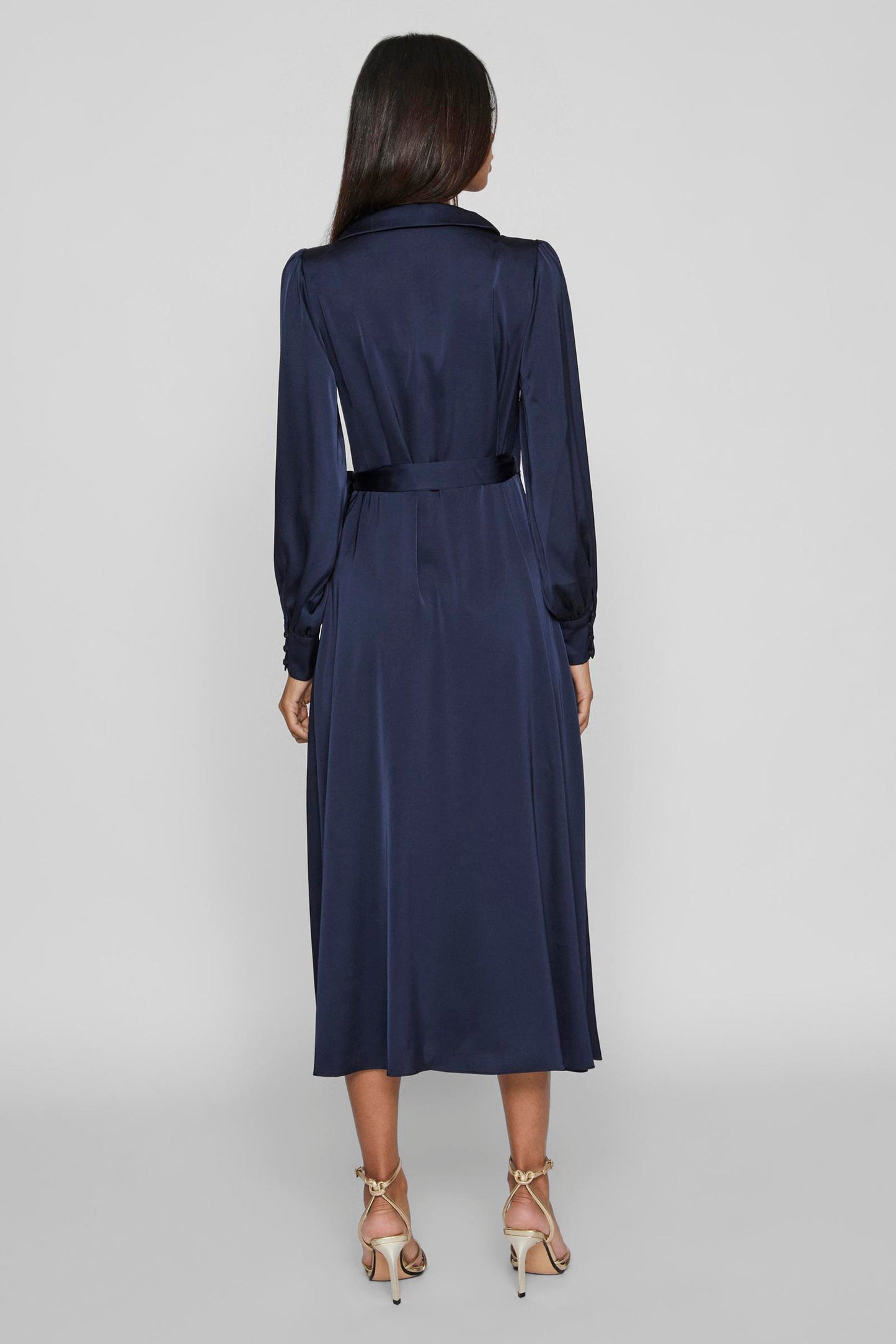 Lang Blauw Kleedje