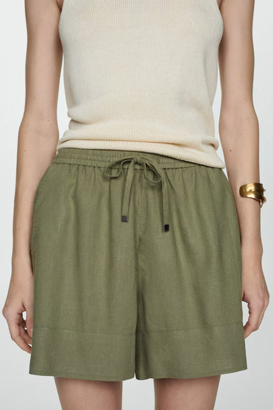 Korte in Khaki