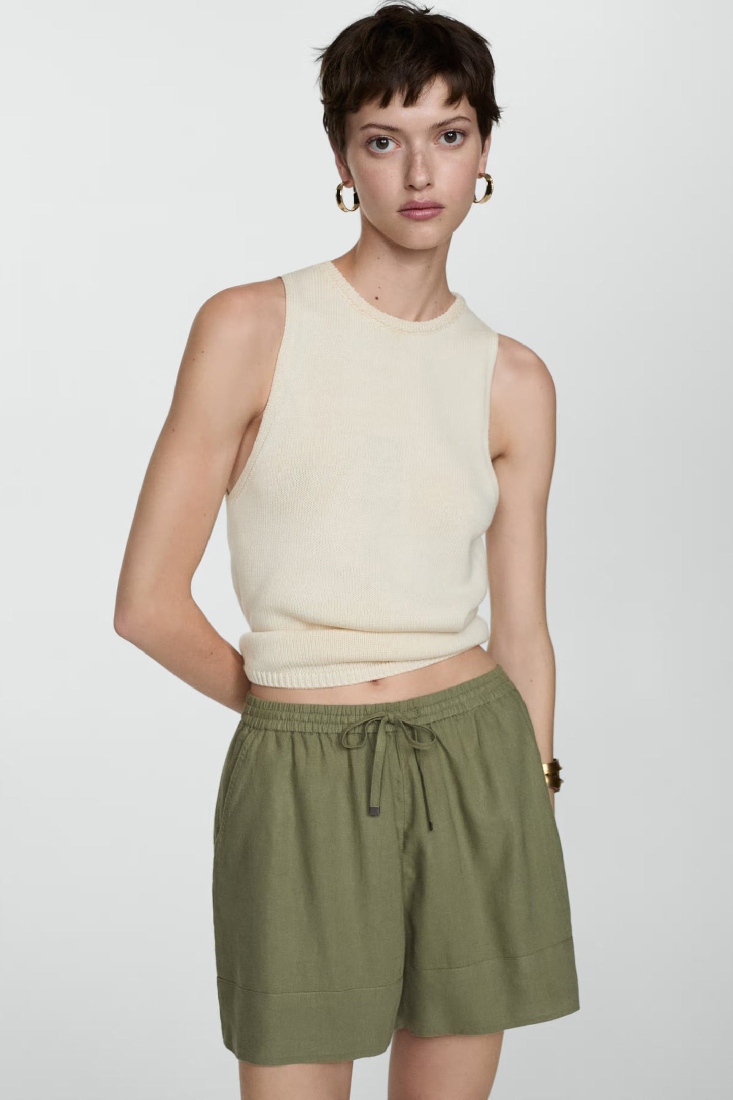 Korte in Khaki