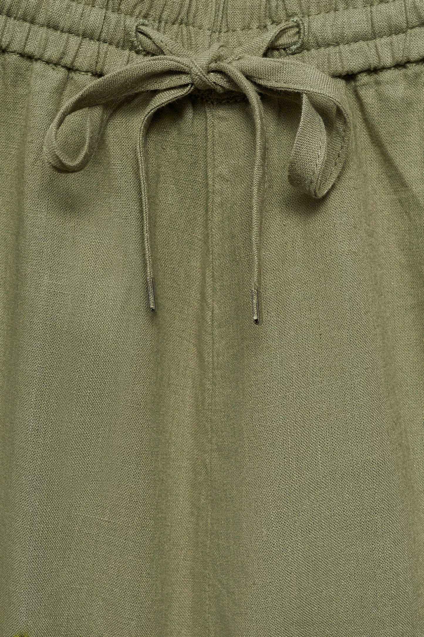 Korte in Khaki