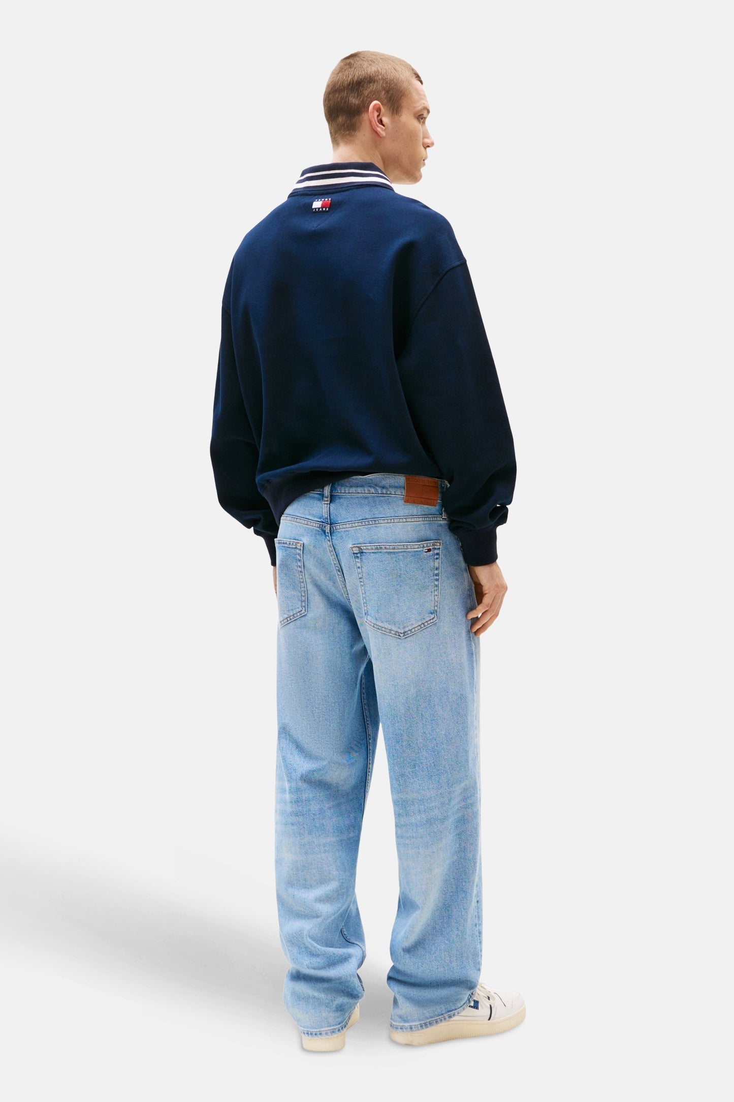Strak gesneden lichtblauwe denim jeans - TOMMY JEANS